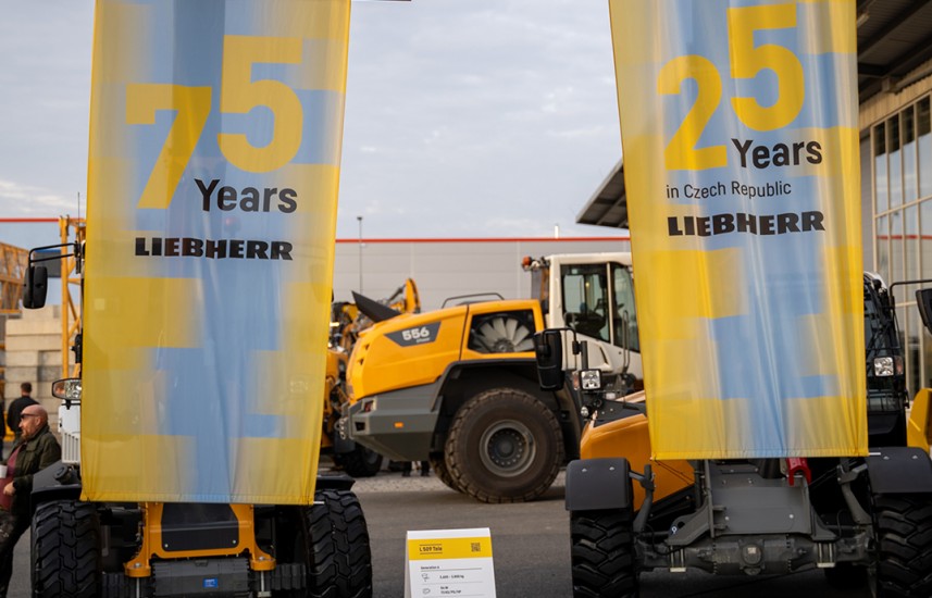 Liebherr slaví letos dvojité výročí. Akce v jeho sídle přitáhla partnery ze světa stavební techniky i spotřebičů