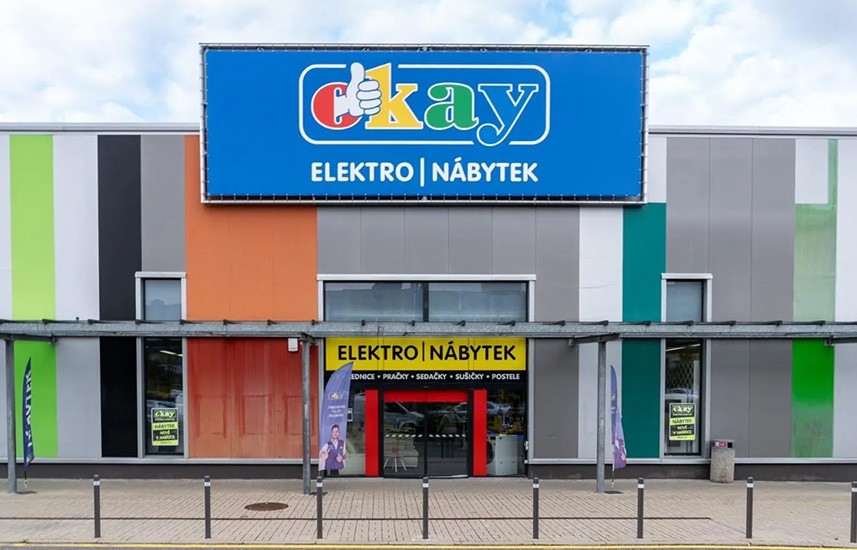 Kauza Okay - Přetahovaná o peníze, vstup státního zástupce a snaha o rychlý rozprodej