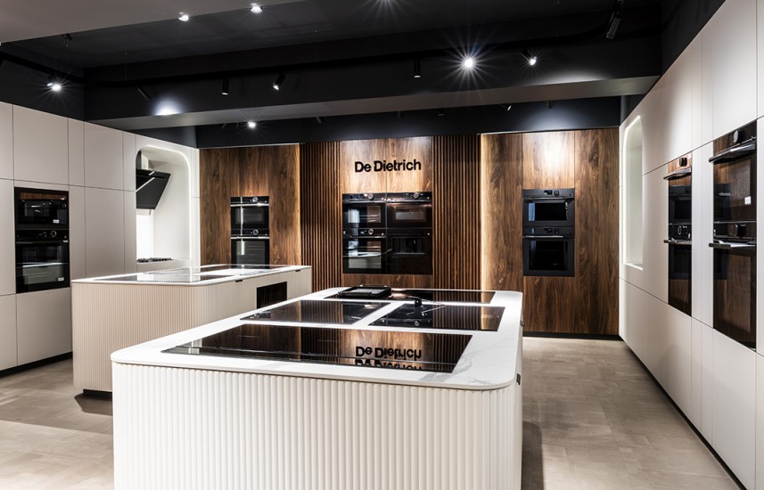 Pražský showroom v novém kabátu neláká pouze na nastupující generaci spotřebičů De Dietrich
