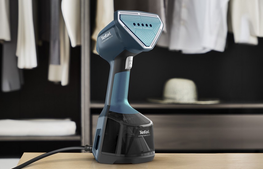 Tefal AeroSteam Elite – První napařovač s funkcí nasávání a silou žehličky